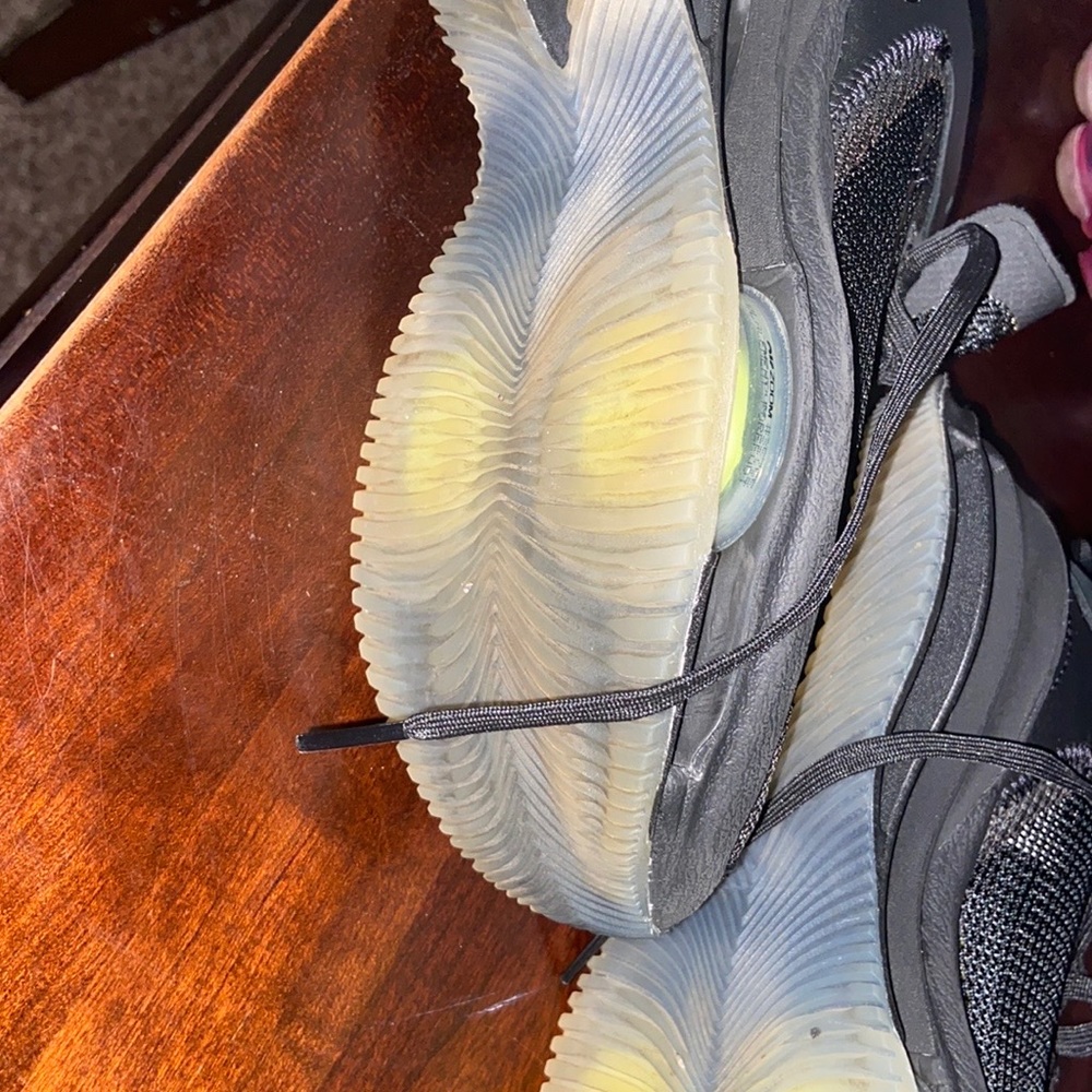 Slightly Used Womens Double-Stack Runners By Nike - image 4